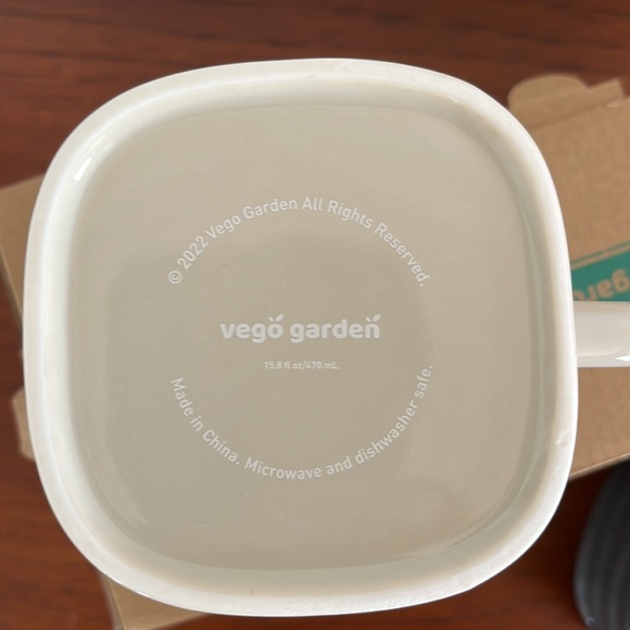 NIB 2 Vego Garden Mugs - Picture 6 of 6